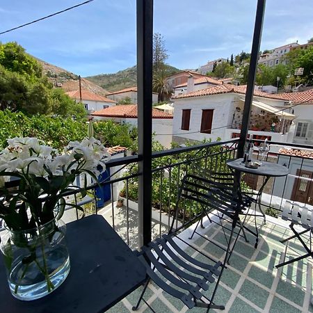 Douskos Uptown Living Hotel Hydra  Bagian luar foto