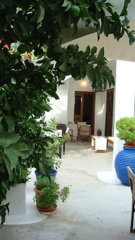 Douskos Uptown Living Hotel Hydra  Bagian luar foto