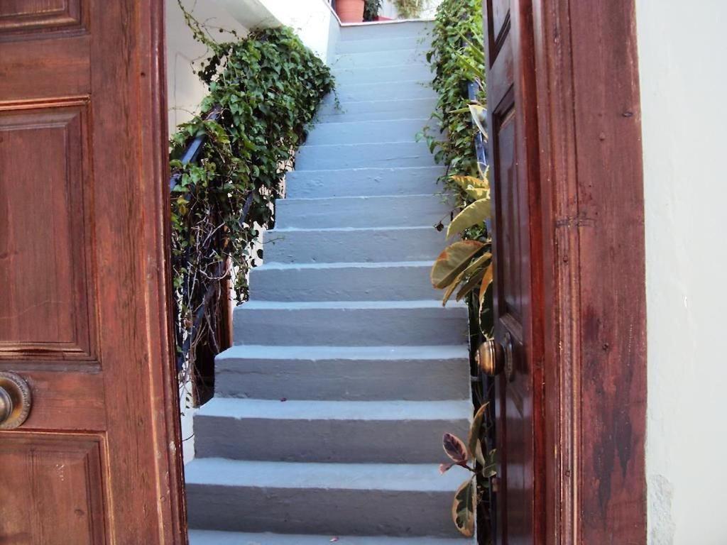 Douskos Uptown Living Hotel Hydra  Bagian luar foto