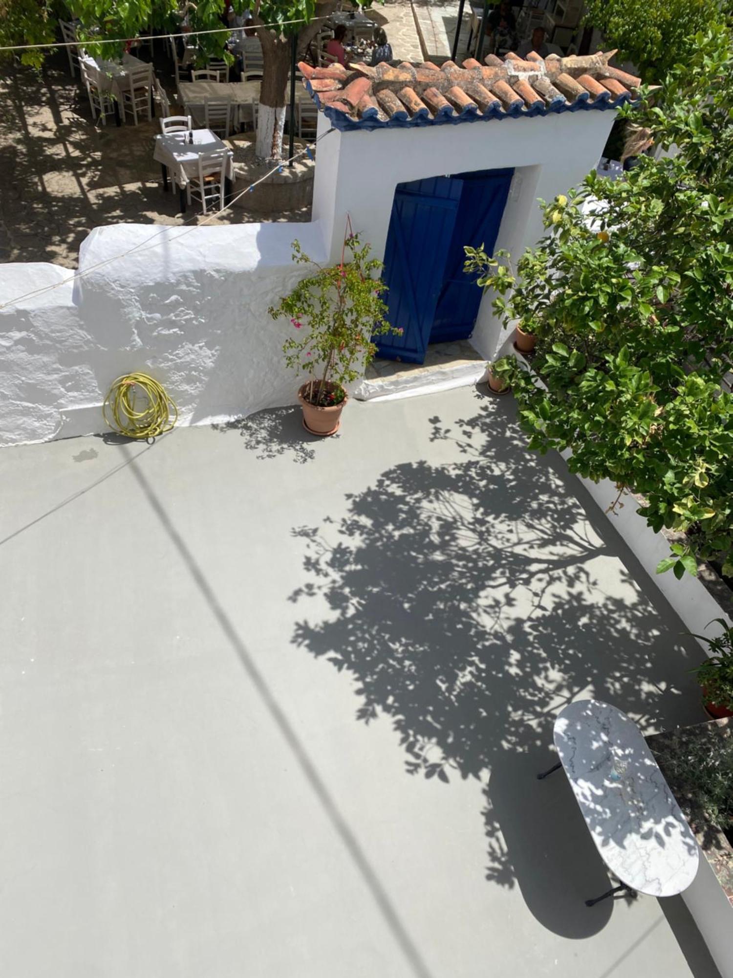Douskos Uptown Living Hotel Hydra  Bagian luar foto