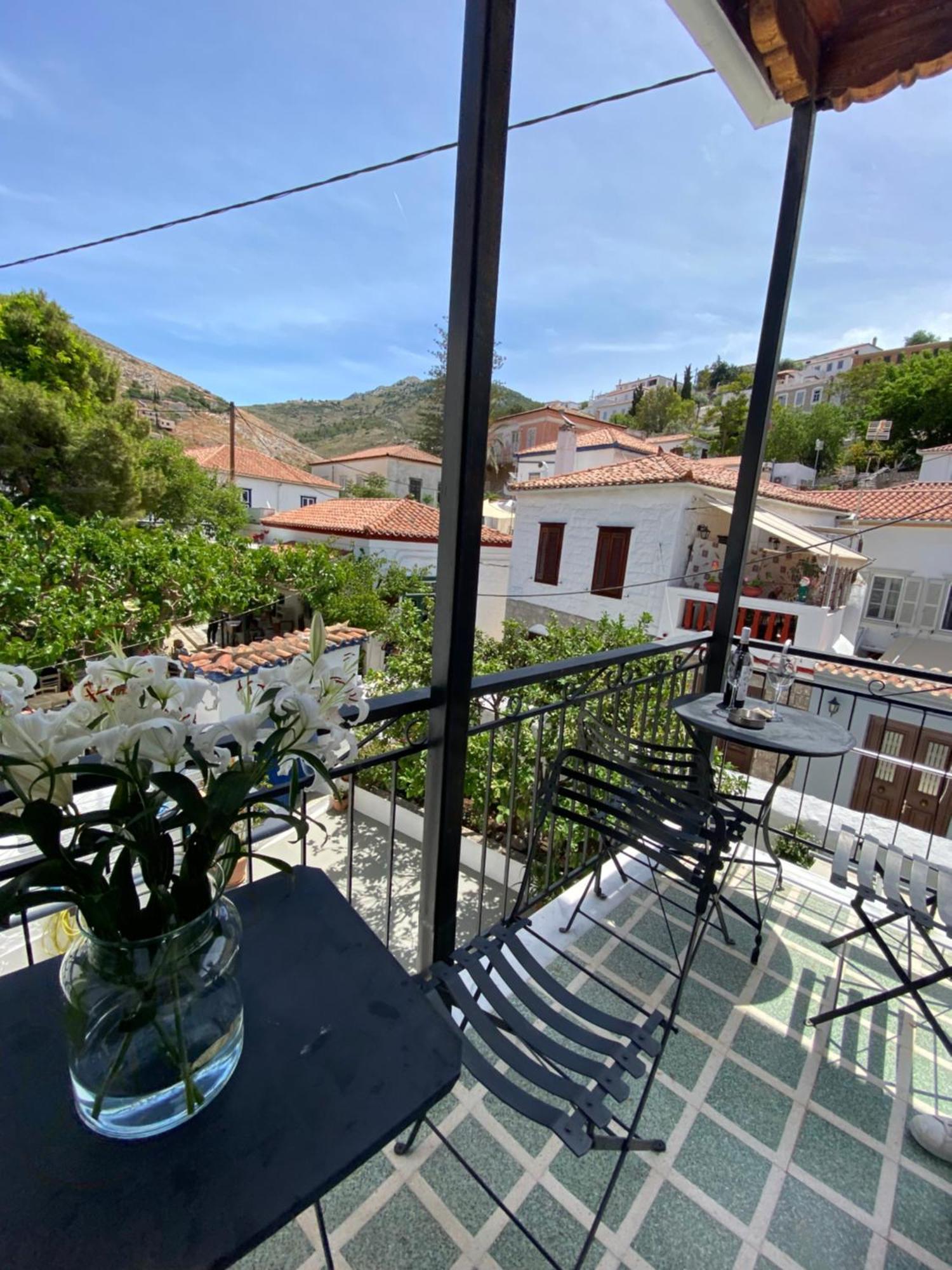 Douskos Uptown Living Hotel Hydra  Bagian luar foto