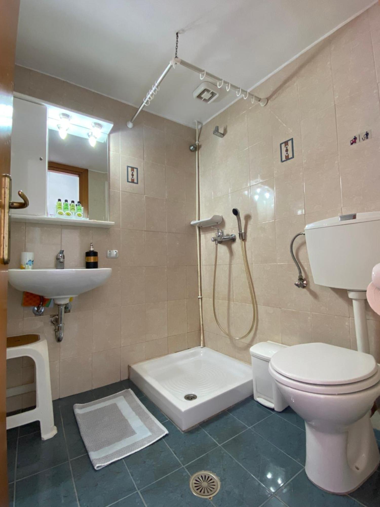 Douskos Uptown Living Hotel Hydra  Bagian luar foto