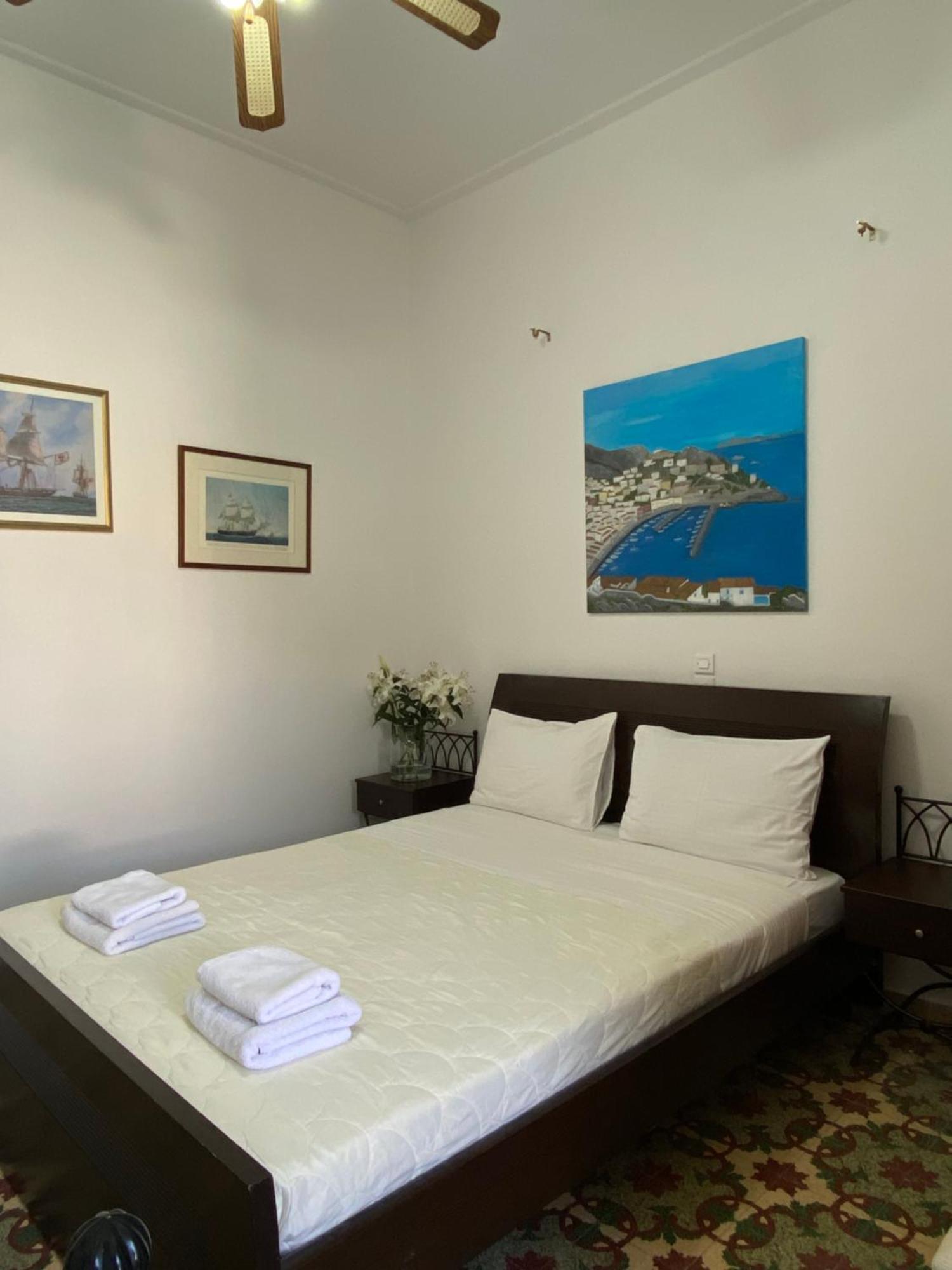 Douskos Uptown Living Hotel Hydra  Bagian luar foto