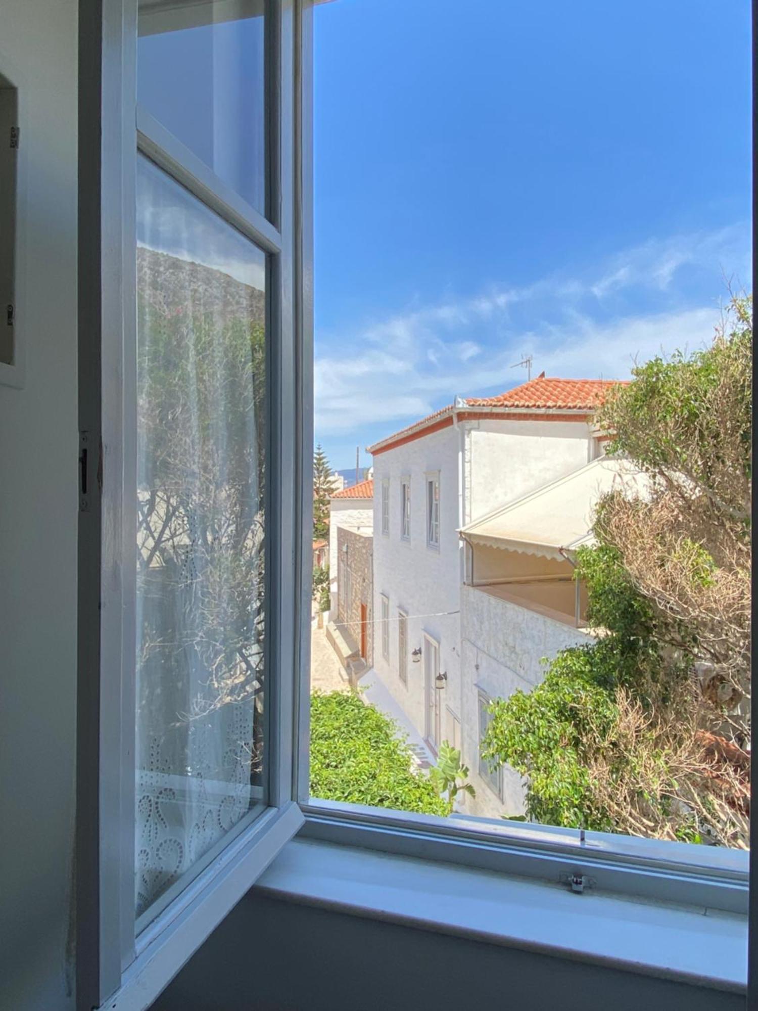 Douskos Uptown Living Hotel Hydra  Bagian luar foto